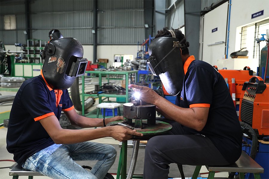 Gallery 10 - Essem Works chemical resistant hose manufacturer